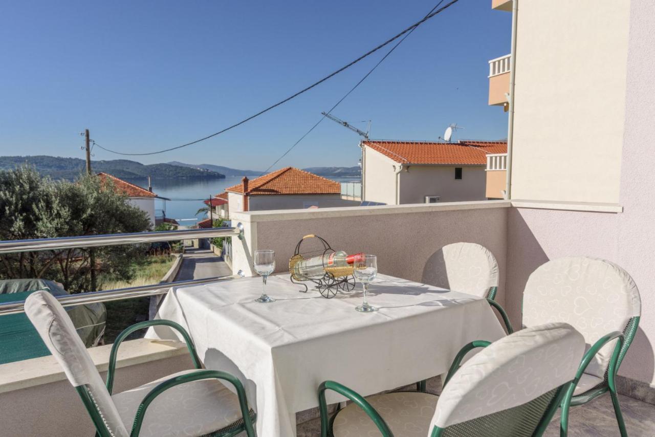 Apartments Meri Trogir Exterior photo