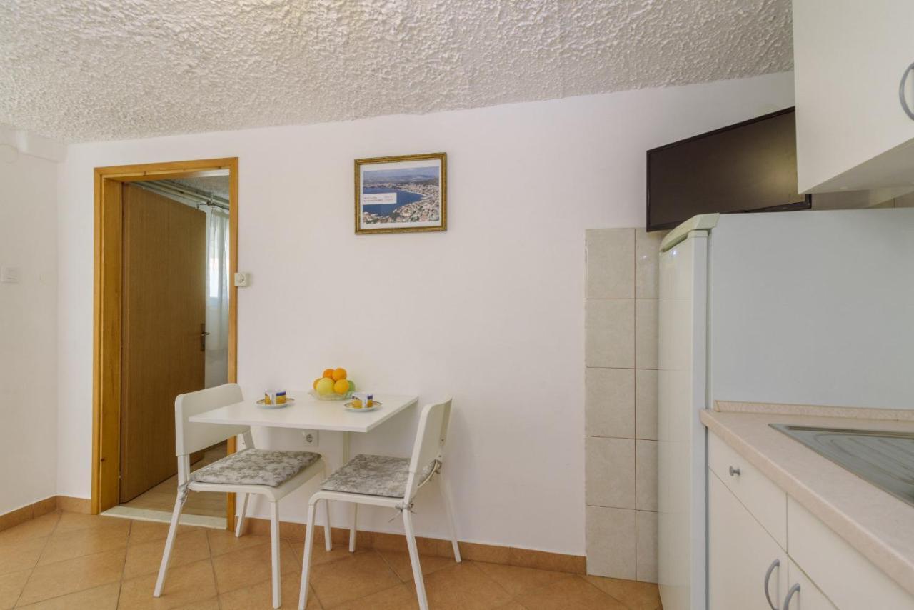 Apartments Meri Trogir Exterior photo