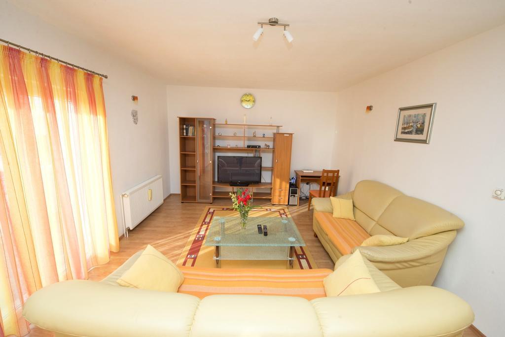 Apartments Meri Trogir Room photo